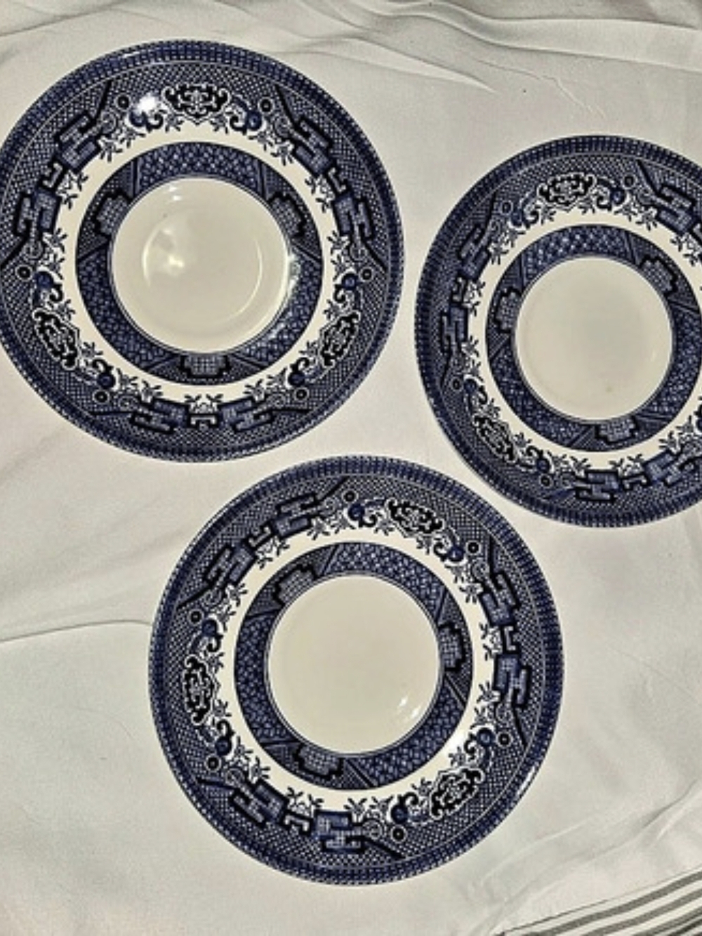 Churchill Blue Willow Saucer Set Blue & White